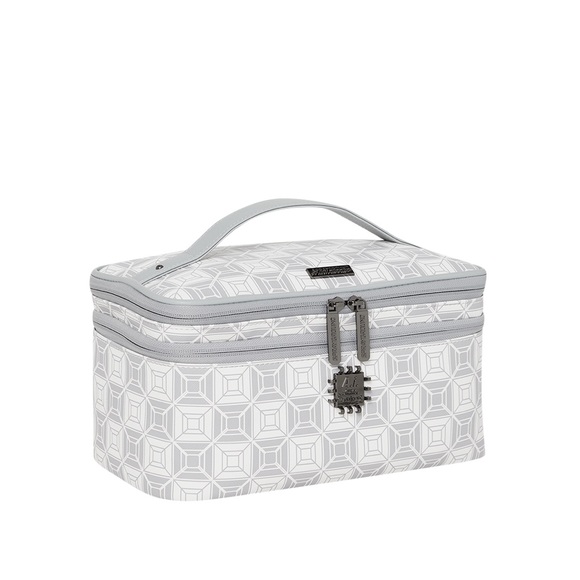 A.I.8 AFRICAN INTELLIGENCE BOOKED & BUSY COSMETIC CASE
Sprayground - Picture 4 of 6